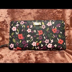 NWT Kate spade zip around wallet